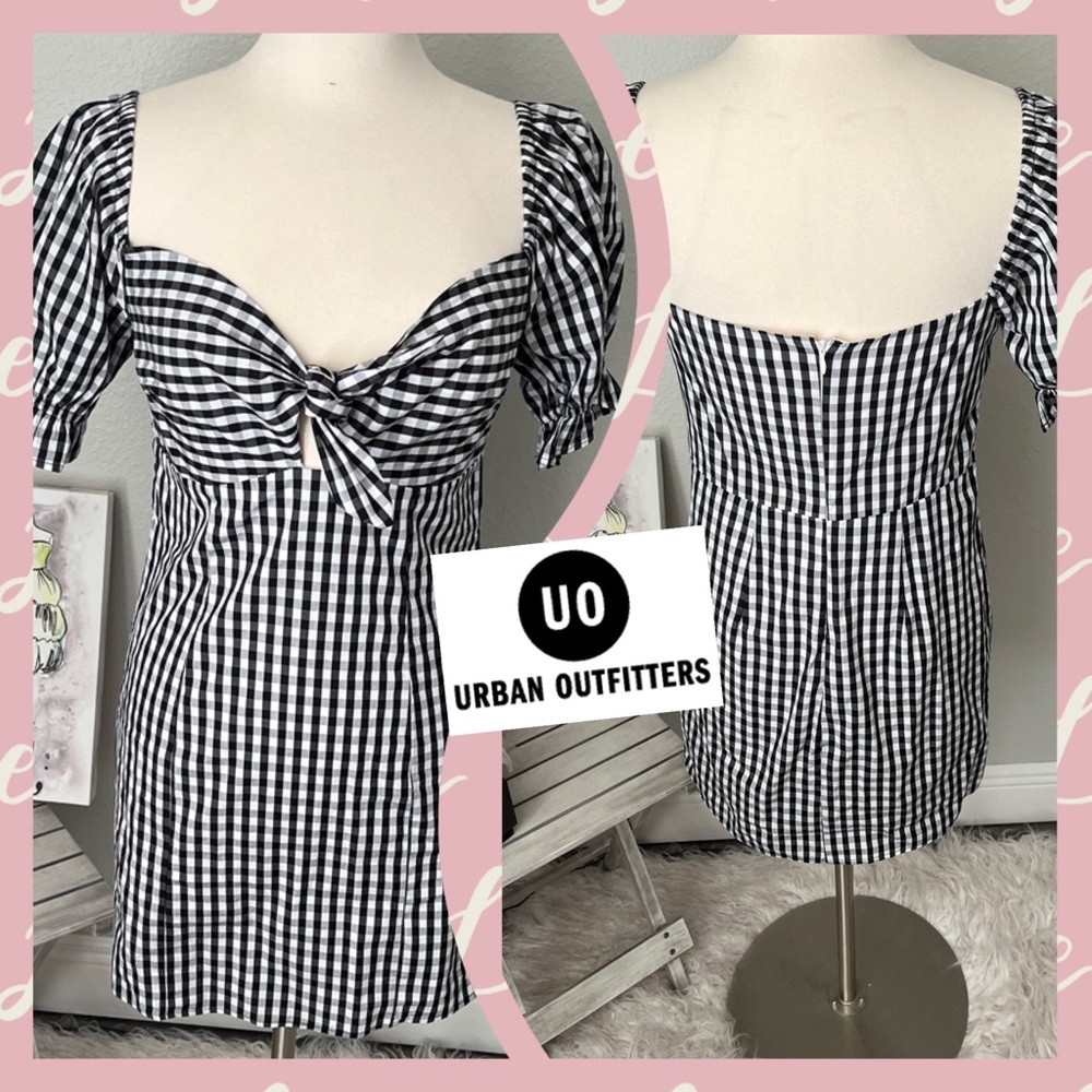 🌺Urban Outfitters🌺 Cut-out Gingham Dress